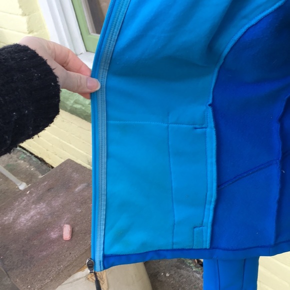 Sky Blue Zip up Columbia Jacket - Picture 7 of 8